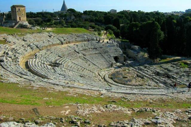 Domus 1333 Al Duomo Villa Сиракуза Екстериор снимка